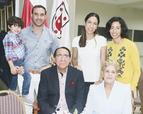 Alonso Rodríguez, Frank Rodríguez, Melany Rodríguez, Príamo Rodríguez Castillo, Ingrid González de Rodríguez y Lily Rodríguez de Eloy. (Fotos: Engel García).