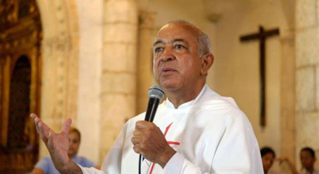 padre Luis Rosario cree ideología de género destruye a las familias.