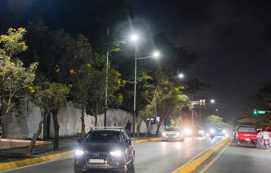 Edesur coloca más de mil luces led en avenidas del Distrito Nacional ...