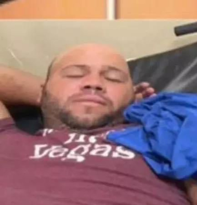 Acusan a hijo de asaltar a su padre con 10 mil dólares tras este llegar ...