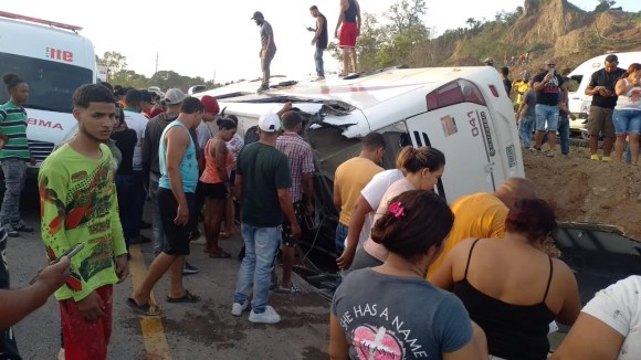 Cinco muertos y decenas de heridos en accidente autopista Duarte, en La ...