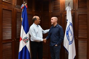 Director Coraasan, Ing. Andrés Burgos junto a el consultor del Banco Mundial, Daniel Manitsky