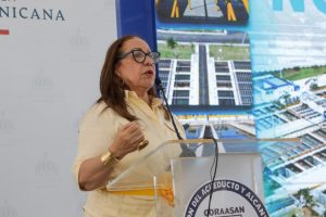 Sra. Rosa Santos, Gobernadora provincia Santiago